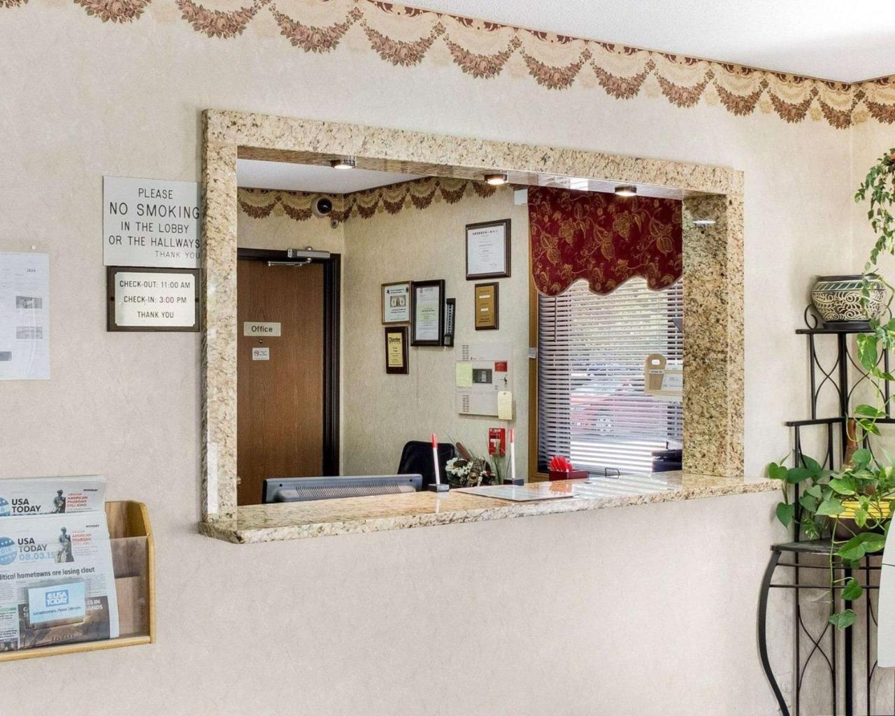 Econo Lodge Grand Forks Ngoại thất bức ảnh